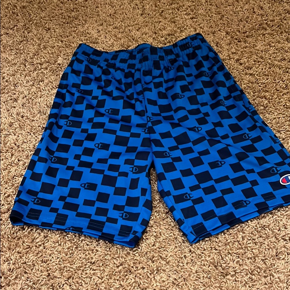 Youth Champion shorts size large